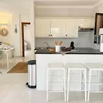 Paradise Seaview Apartment *